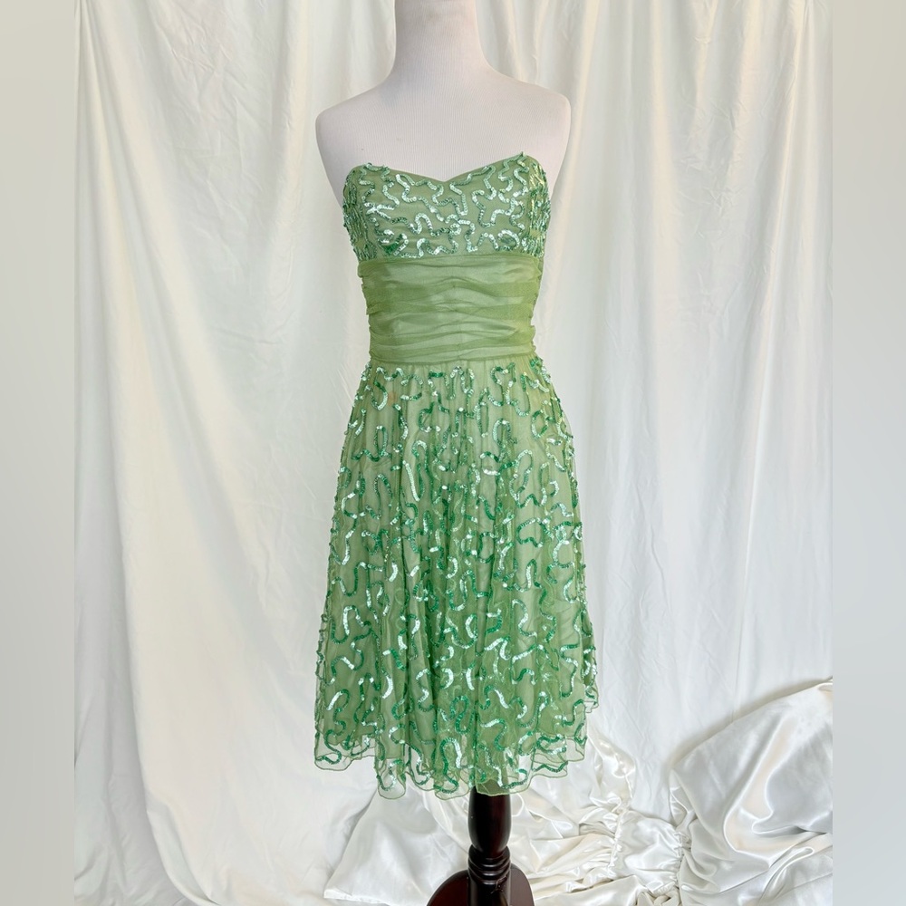 RARE VINTAGE BETSEY JOHNSON
MIDI DRESS